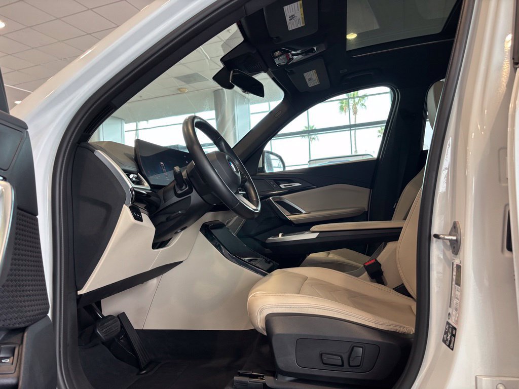 Used 2024 BMW X1 xDrive28i AWD/4WD image 14