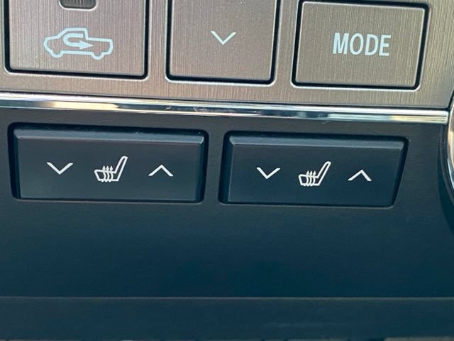Used 2020 Toyota Tundra Limited w/ Limited Premium Package AWD/4WD image 16