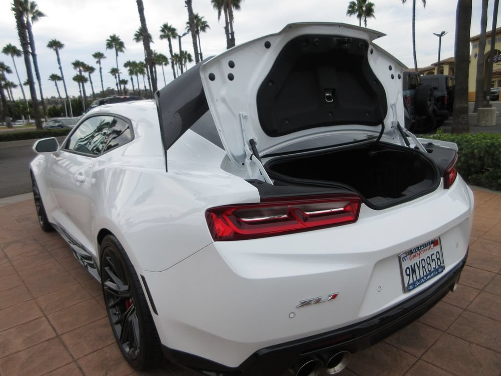 Used 2018 Chevrolet Camaro ZL1 RWD image 27