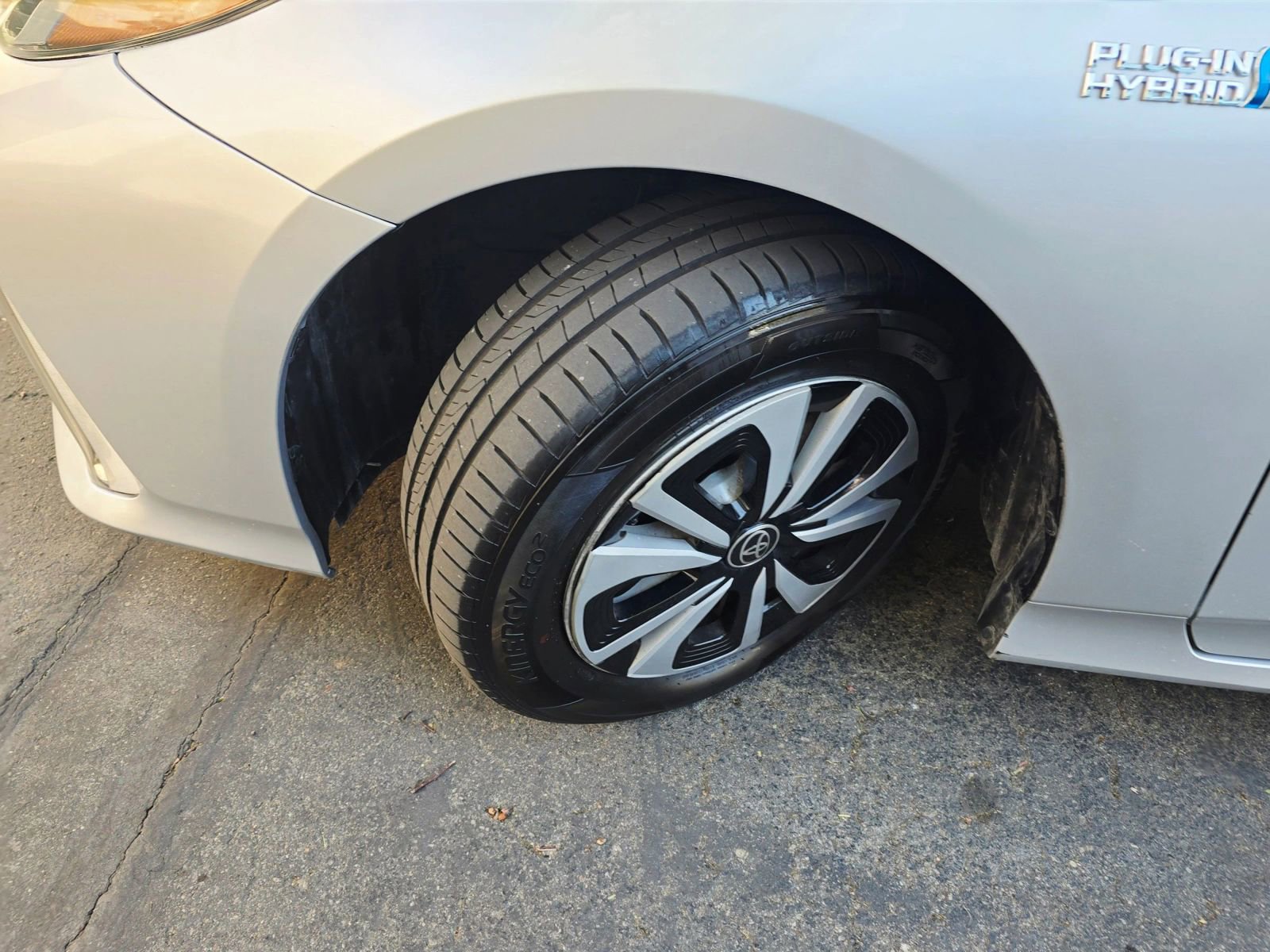 Used 2018 Toyota Prius Prime Premium image 50