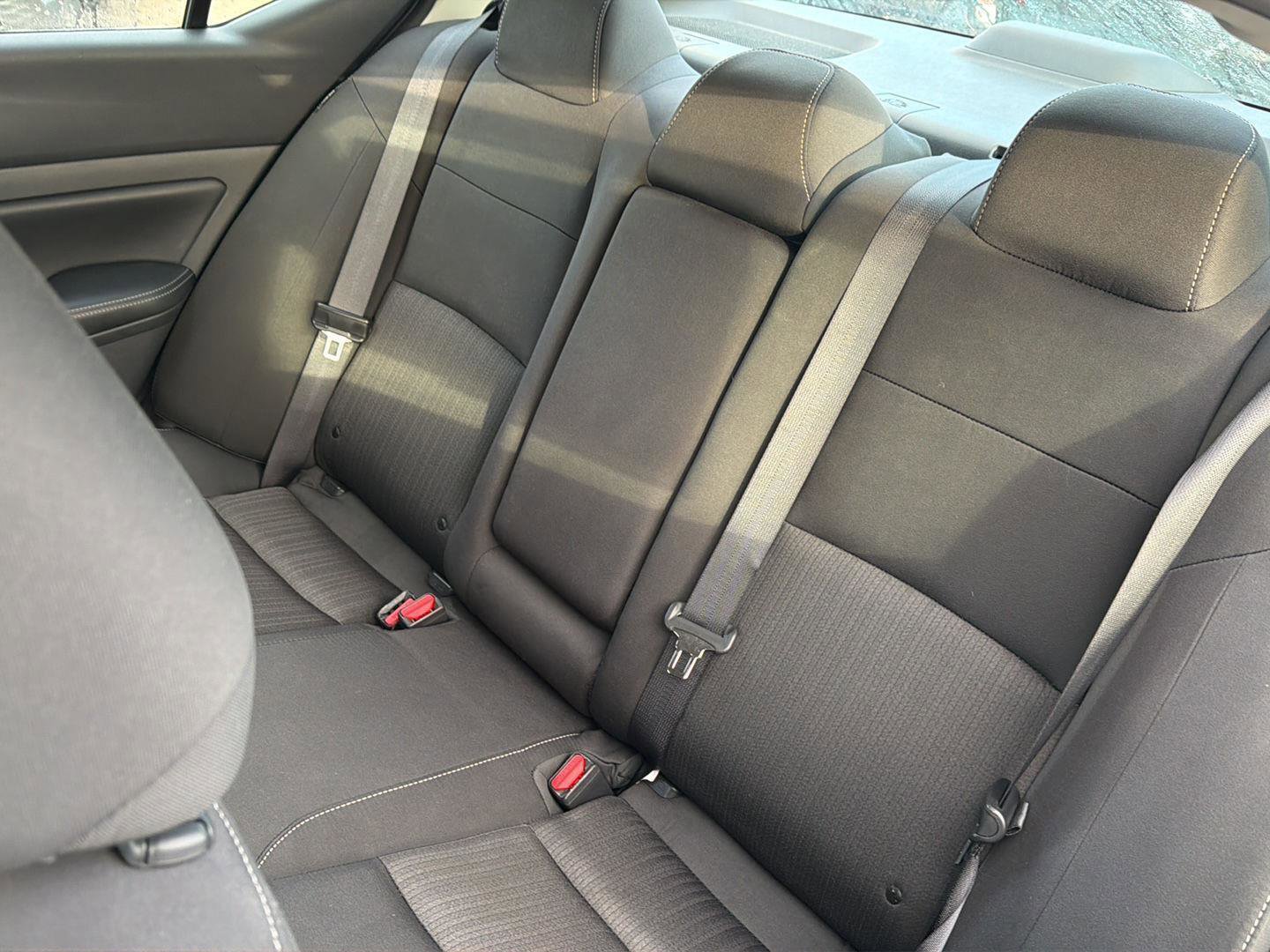 Used 2025 Nissan Altima 2.5 SV FWD image 30