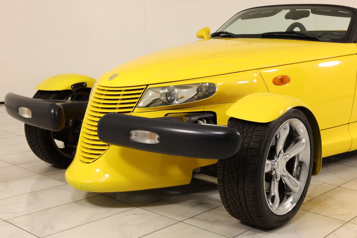 Used 2000 Plymouth Prowler RWD image 33