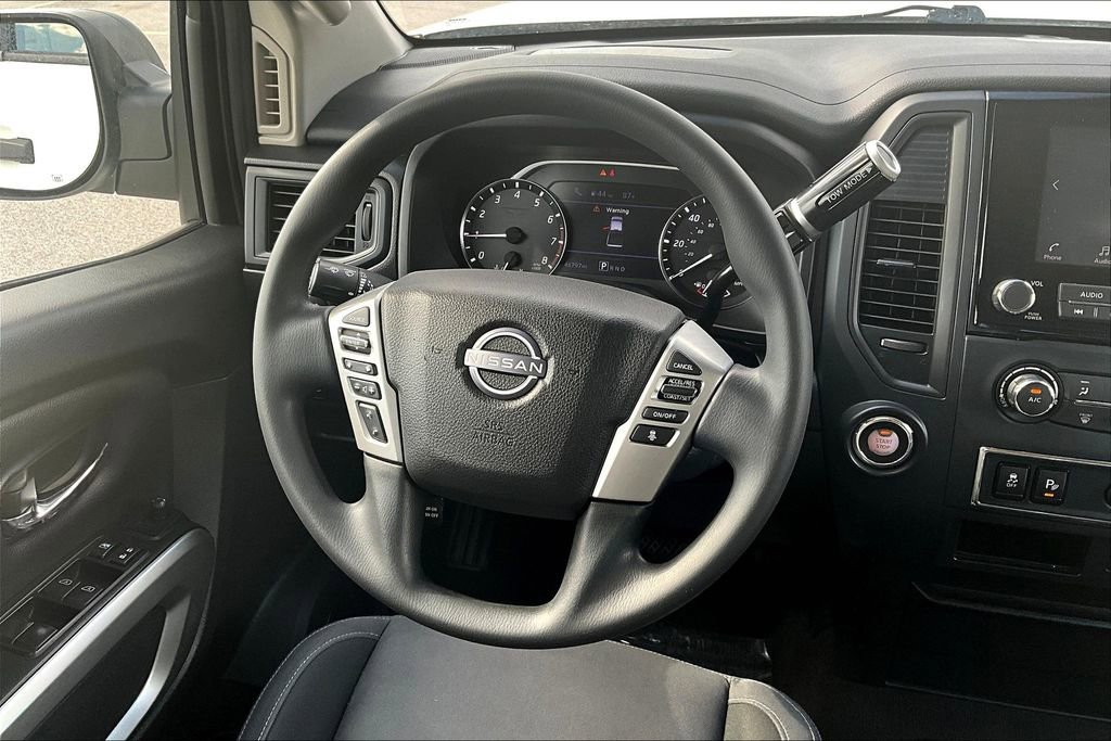 Used 2023 Nissan Titan SV image 7