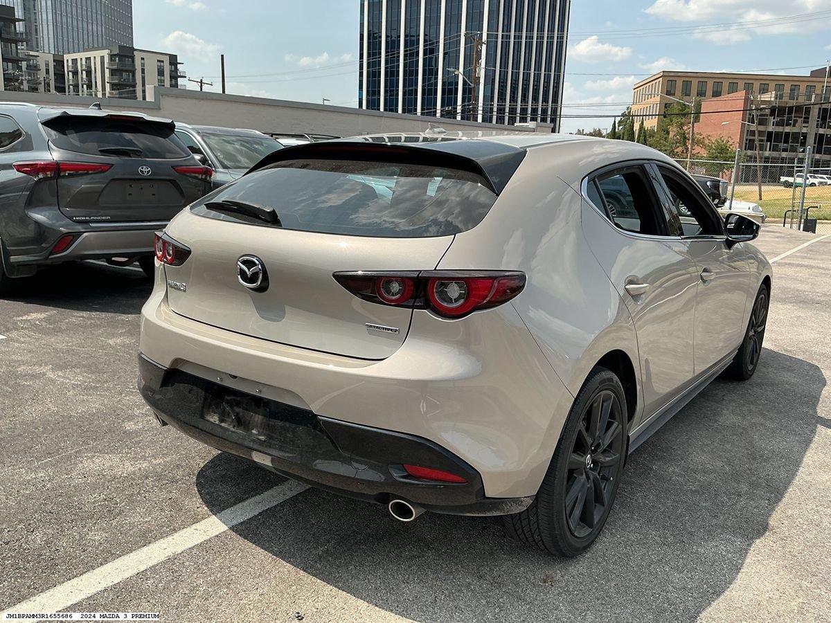 Used 2024 MAZDA MAZDA3 s FWD image 5