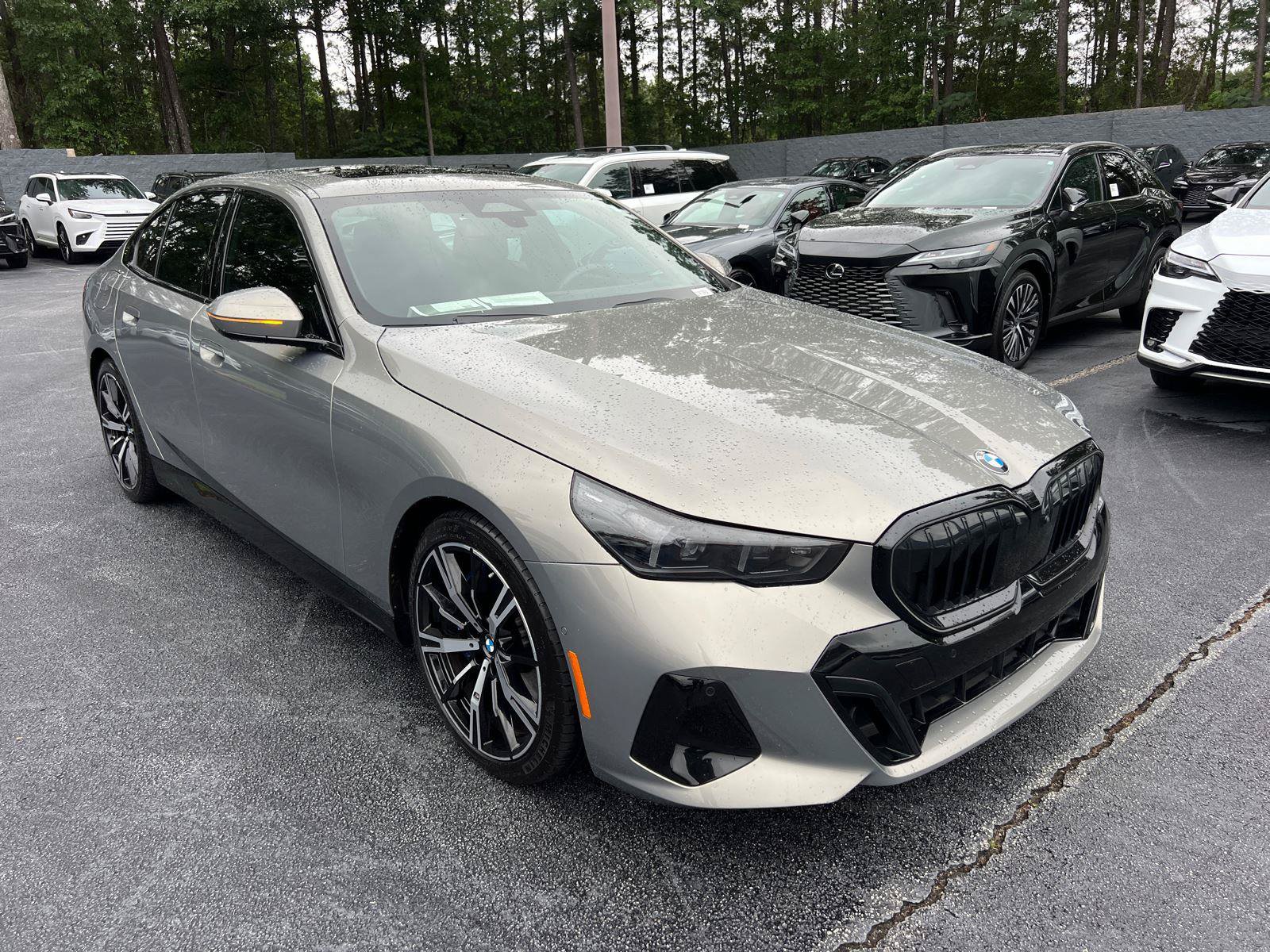 Used 2024 BMW 540i xDrive w/ Premium Package AWD/4WD image 3