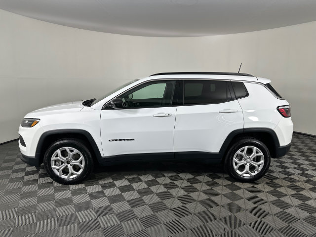 Certified 2024 Jeep Compass Latitude AWD/4WD image 28