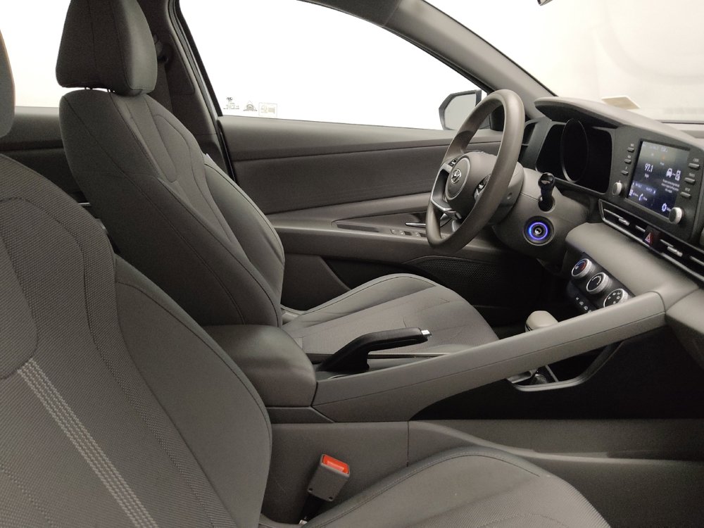 Used 2021 Hyundai Elantra SE image 21