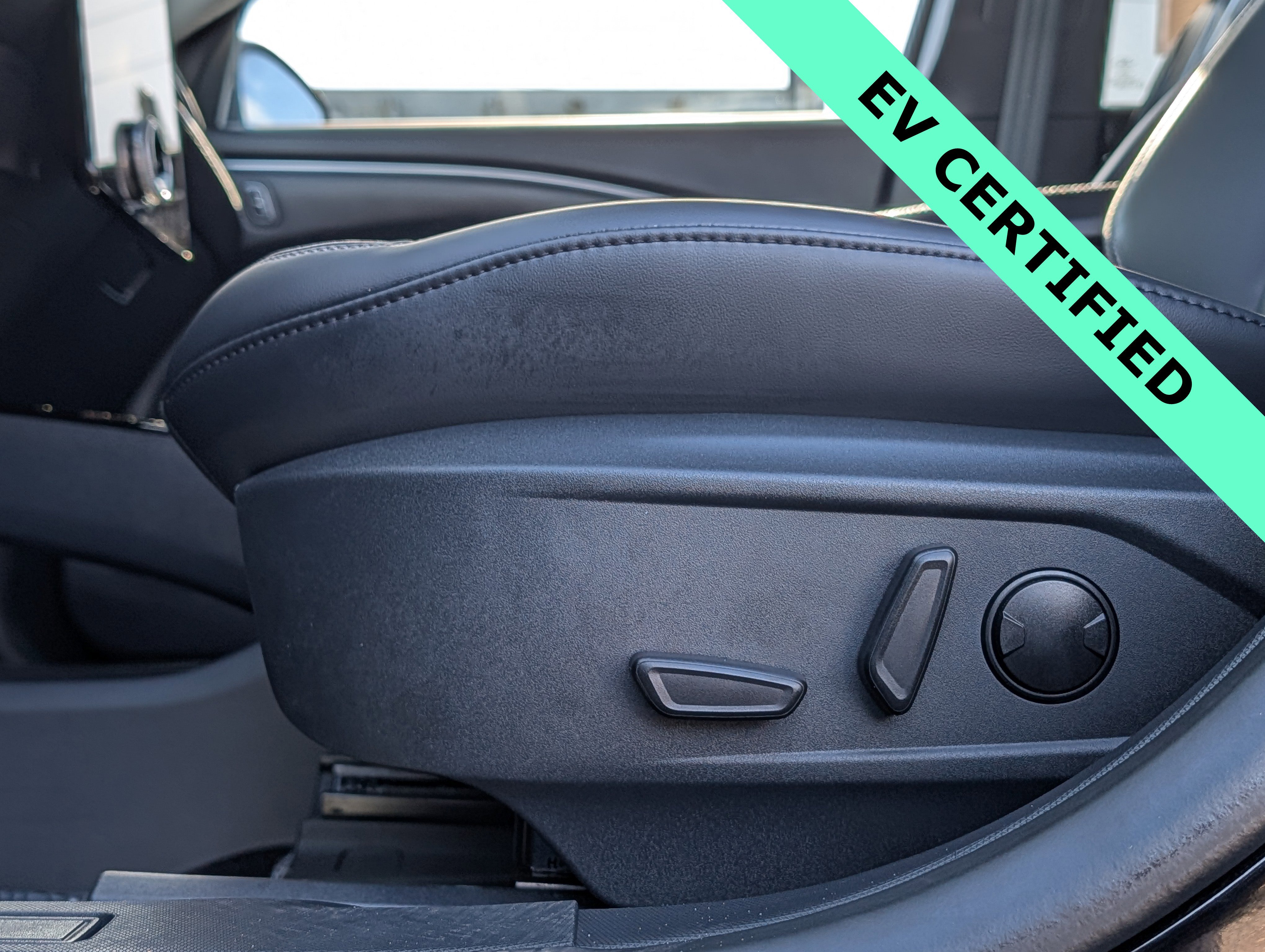 Certified 2025 Ford Mustang Mach-E Select RWD image 22