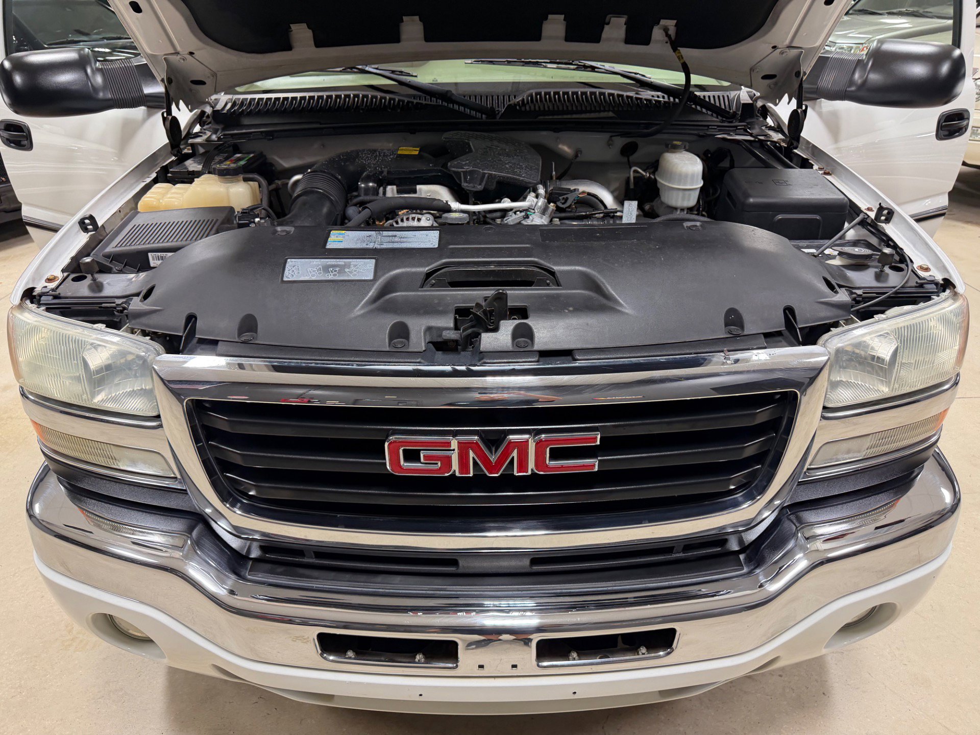 Used 2004 GMC Sierra 2500 SLT w/ Heavy-Duty Power Package AWD/4WD image 29