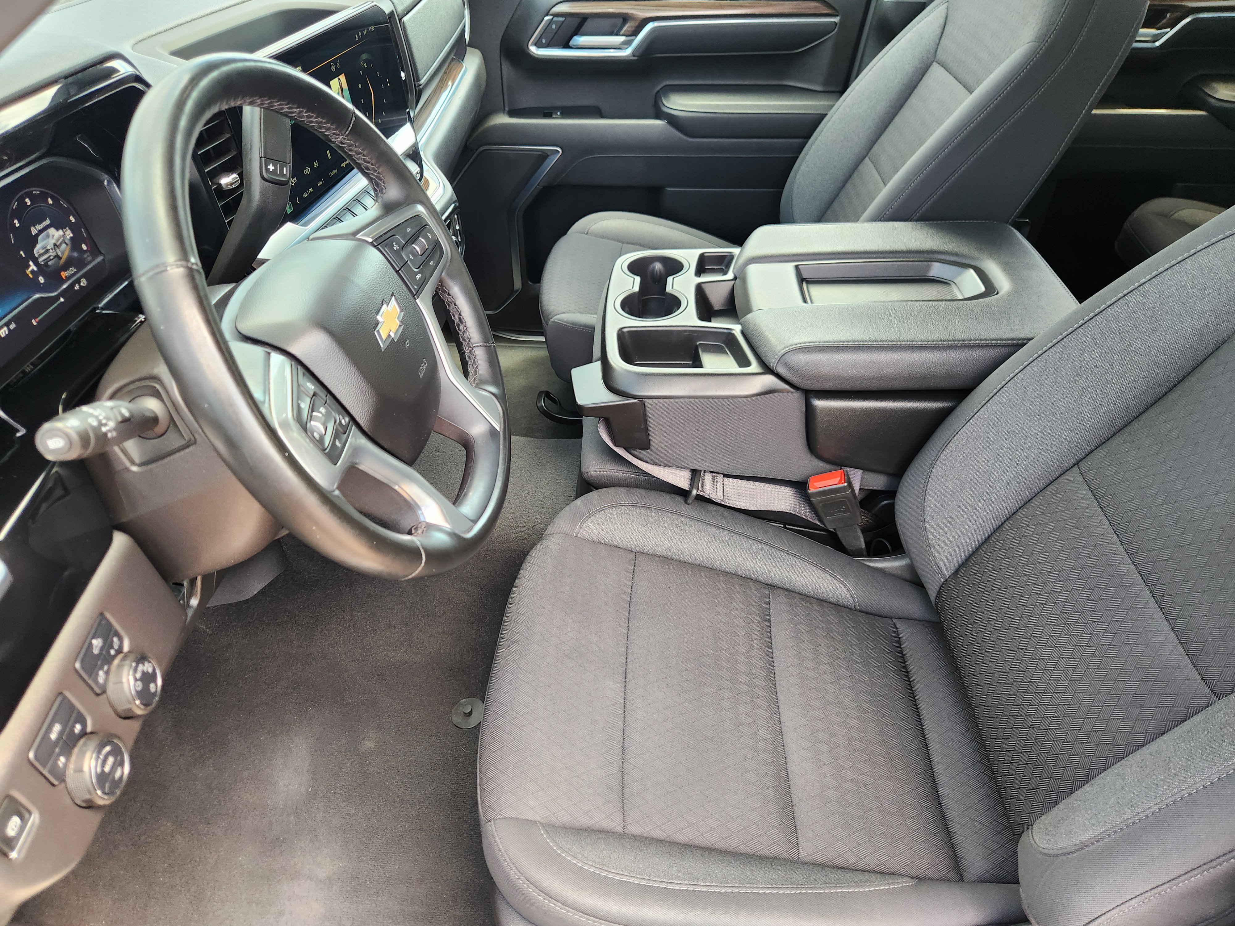 Certified 2025 Chevrolet Silverado 1500 LT AWD/4WD image 13