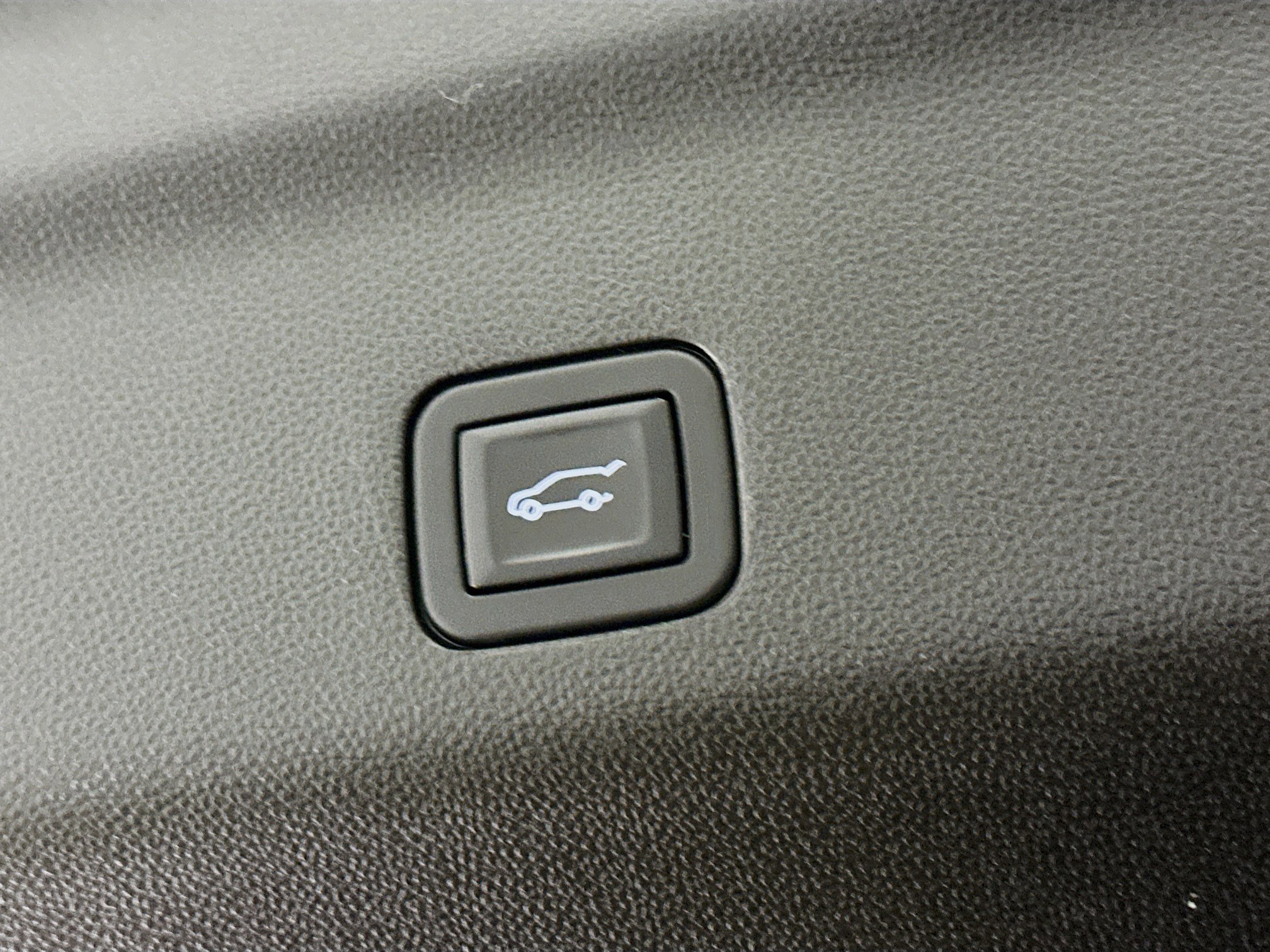 Used 2024 Chevrolet Suburban LT image 32