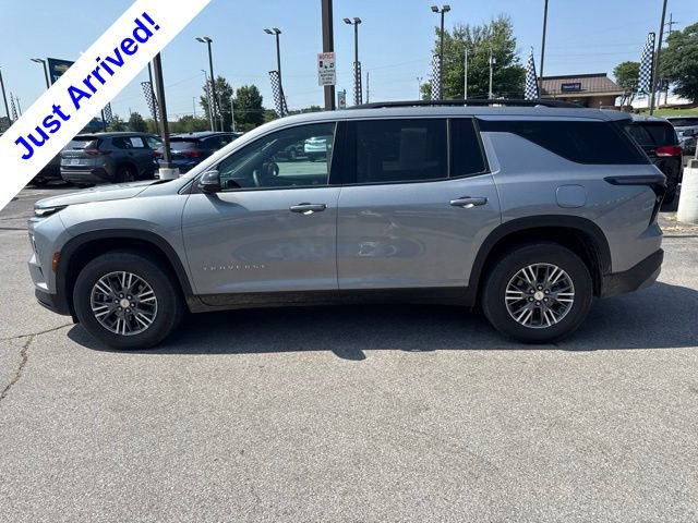 Used 2026 Chevrolet Traverse LT FWD image 6