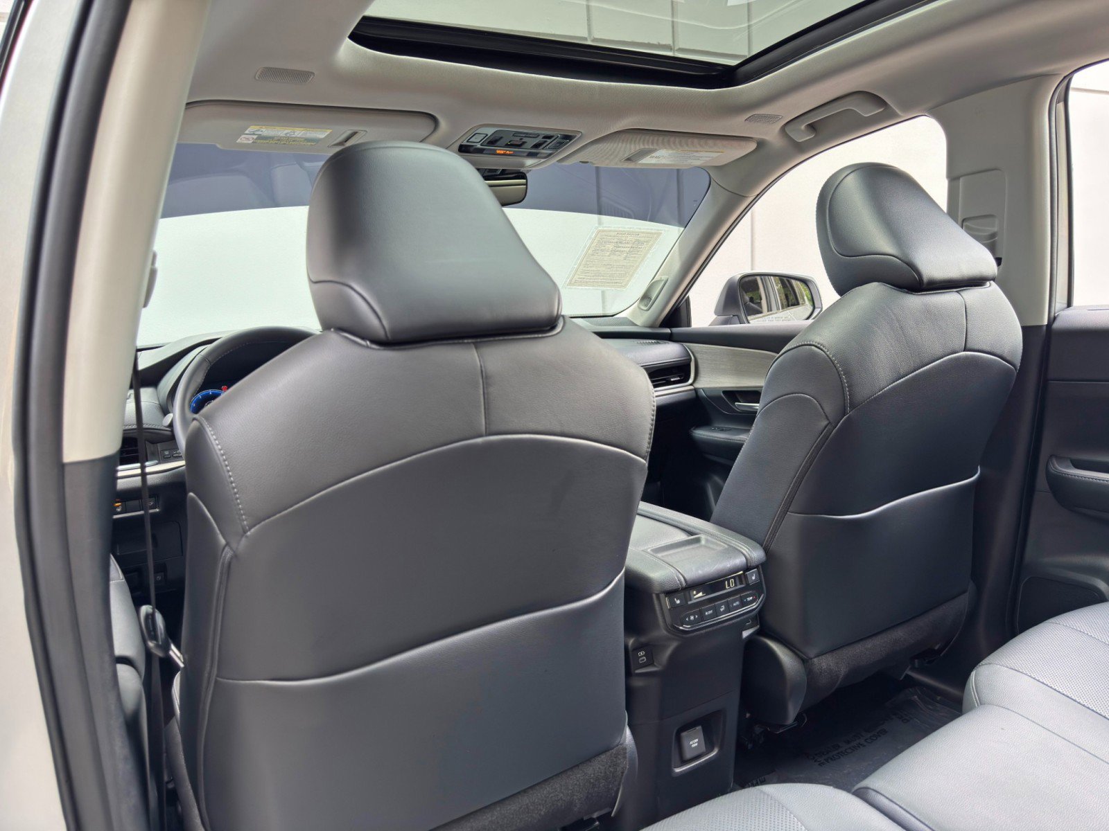 Used 2024 Toyota Grand Highlander FWD image 36