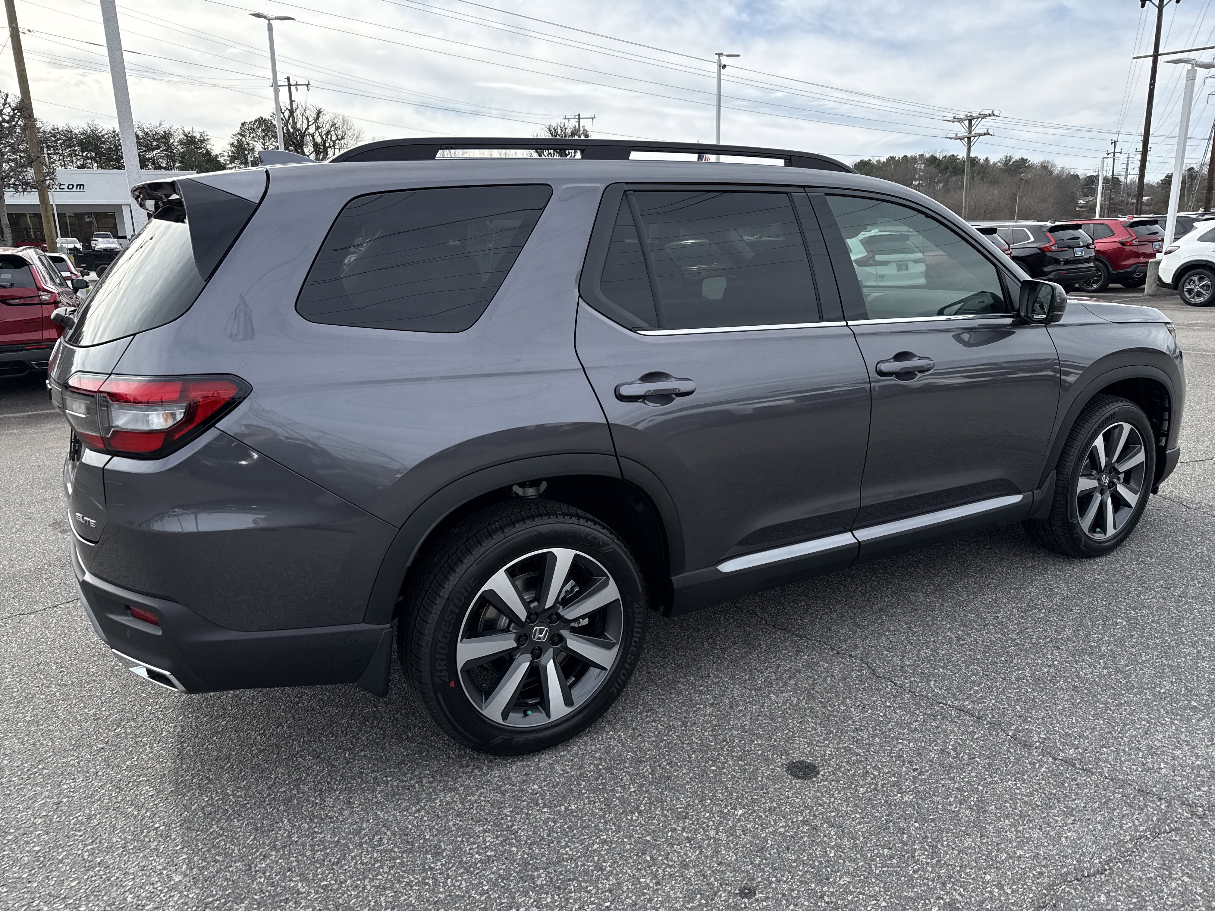 New 2025 Honda Pilot Elite image 9