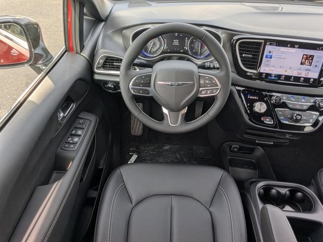 New 2026 Chrysler Voyager LX FWD image 19