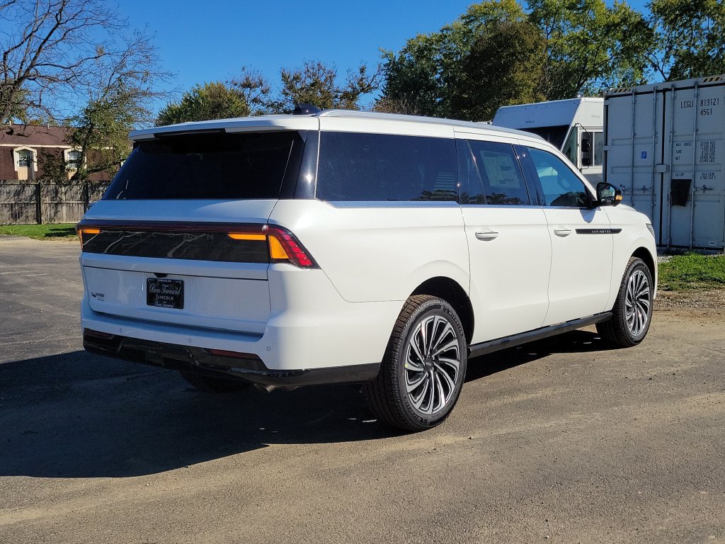 New 2027 Lincoln Navigator L Black Label AWD/4WD image 4