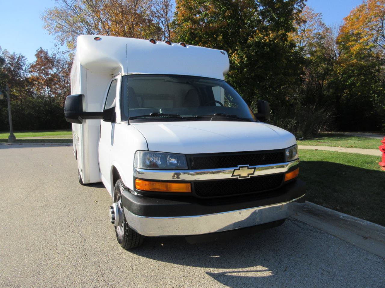 Used 2016 Chevrolet Express 3500 RWD image 18