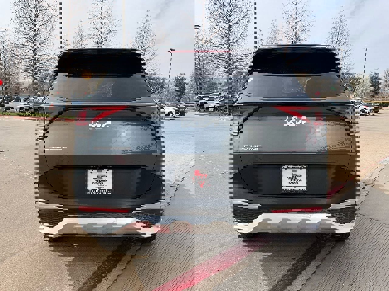 Used 2025 Kia Sportage LX image 7