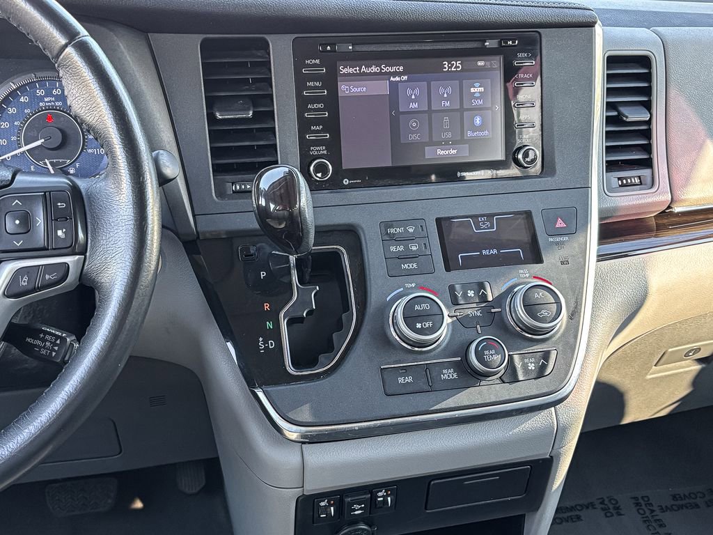Used 2019 Toyota Sienna XLE image 24