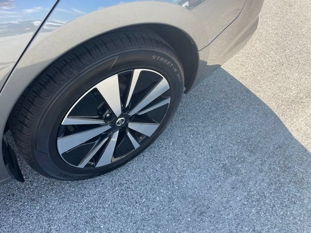 Used 2022 Nissan Altima 2.5 SV FWD image 15