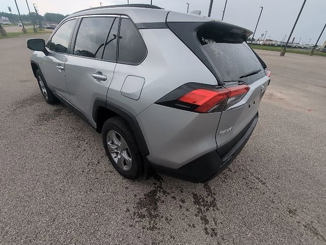 Used 2025 Toyota RAV4 XLE w/ Convenience Package FWD image 8