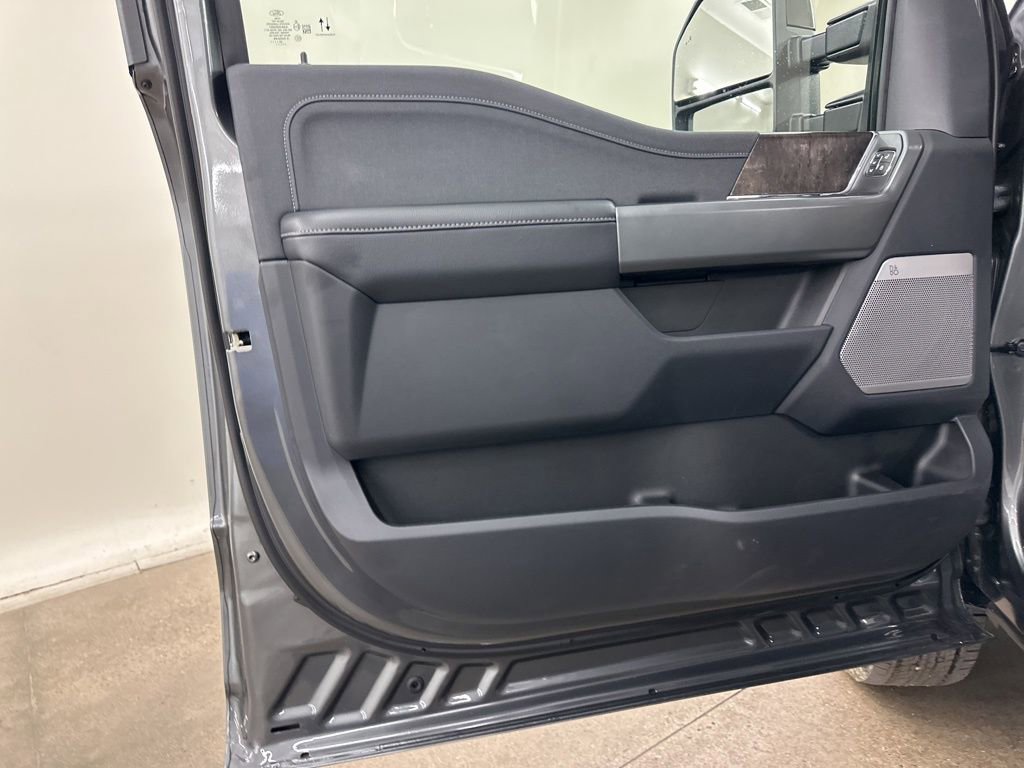 New 2026 Ford F350 Lariat image 29