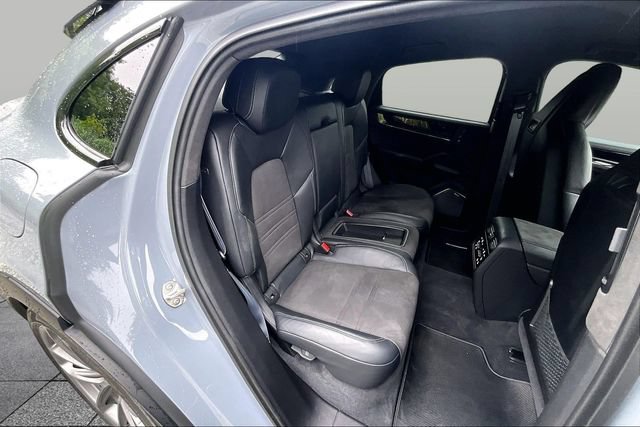 Used 2024 Porsche Cayenne Turbo GT AWD/4WD image 28