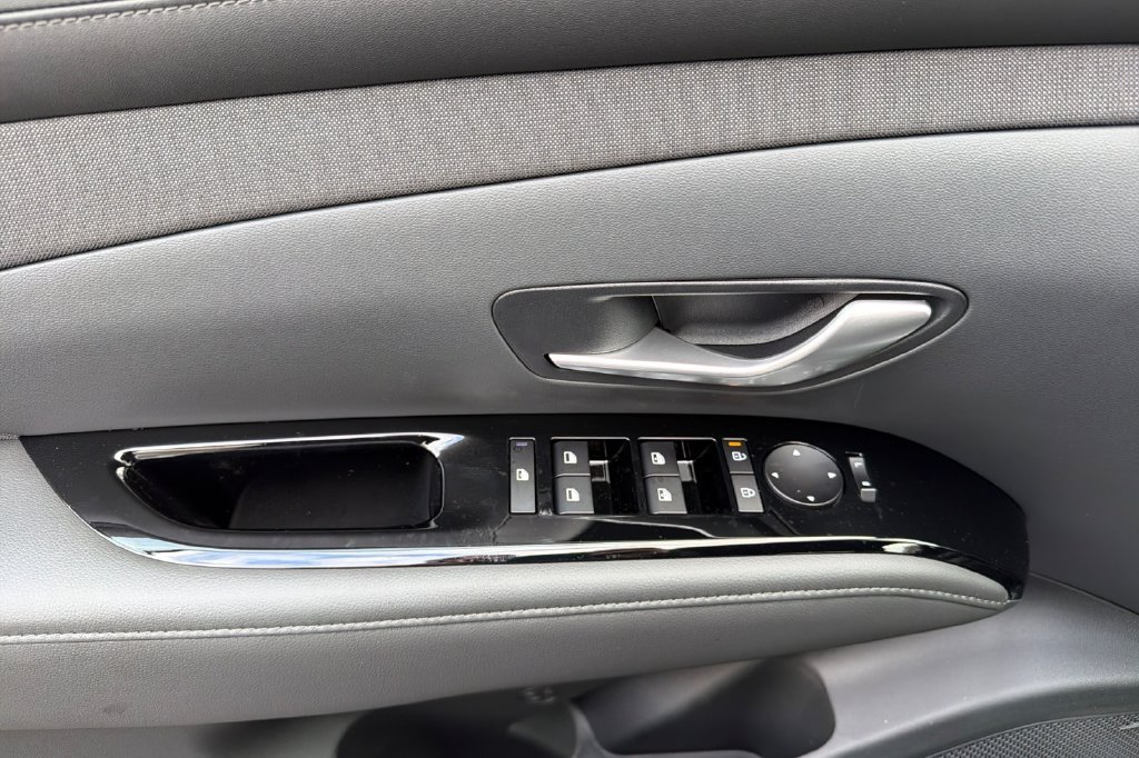 New 2026 Hyundai Tucson Limited AWD/4WD image 8