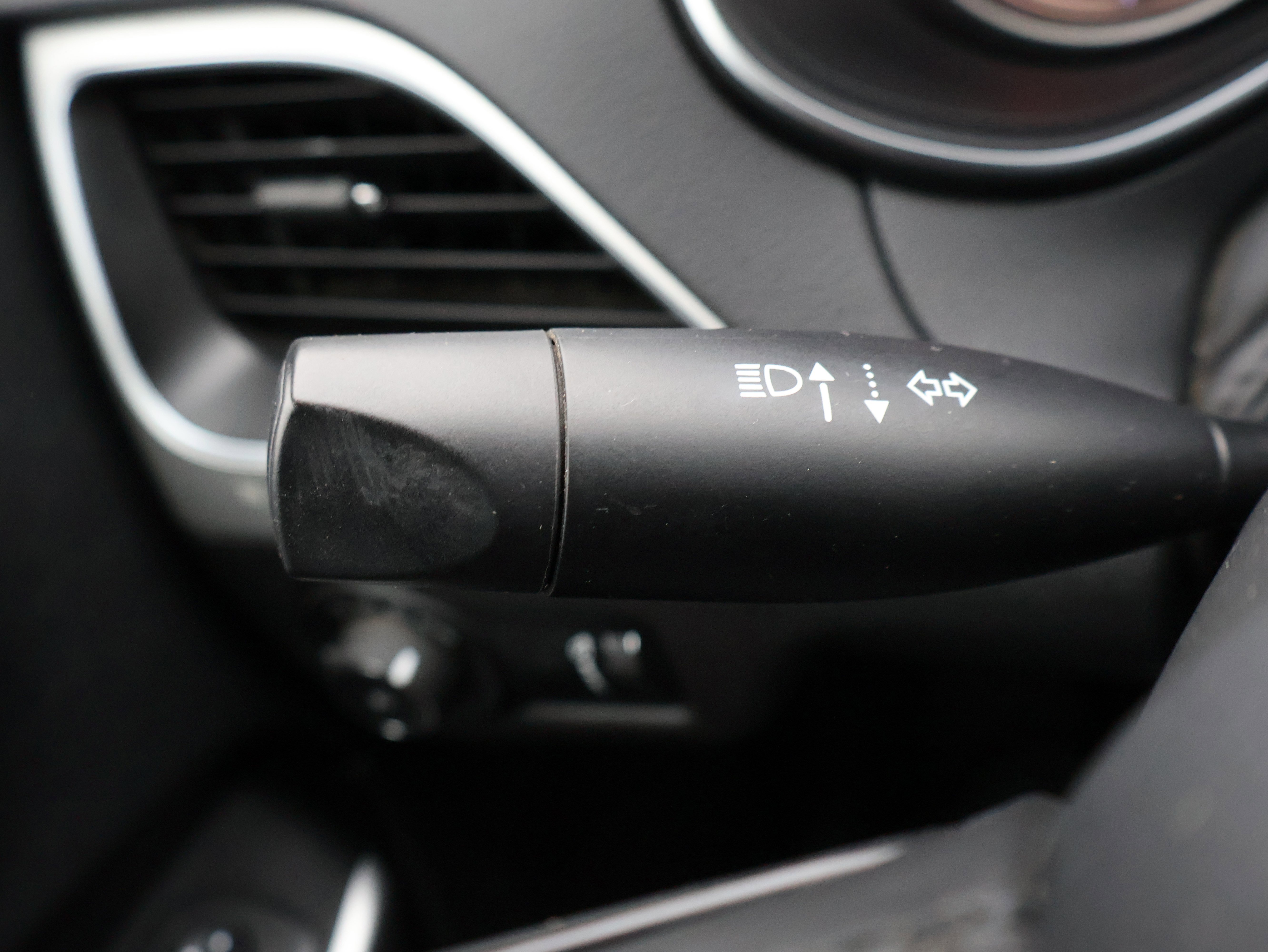 Used 2020 Jeep Cherokee Latitude image 37
