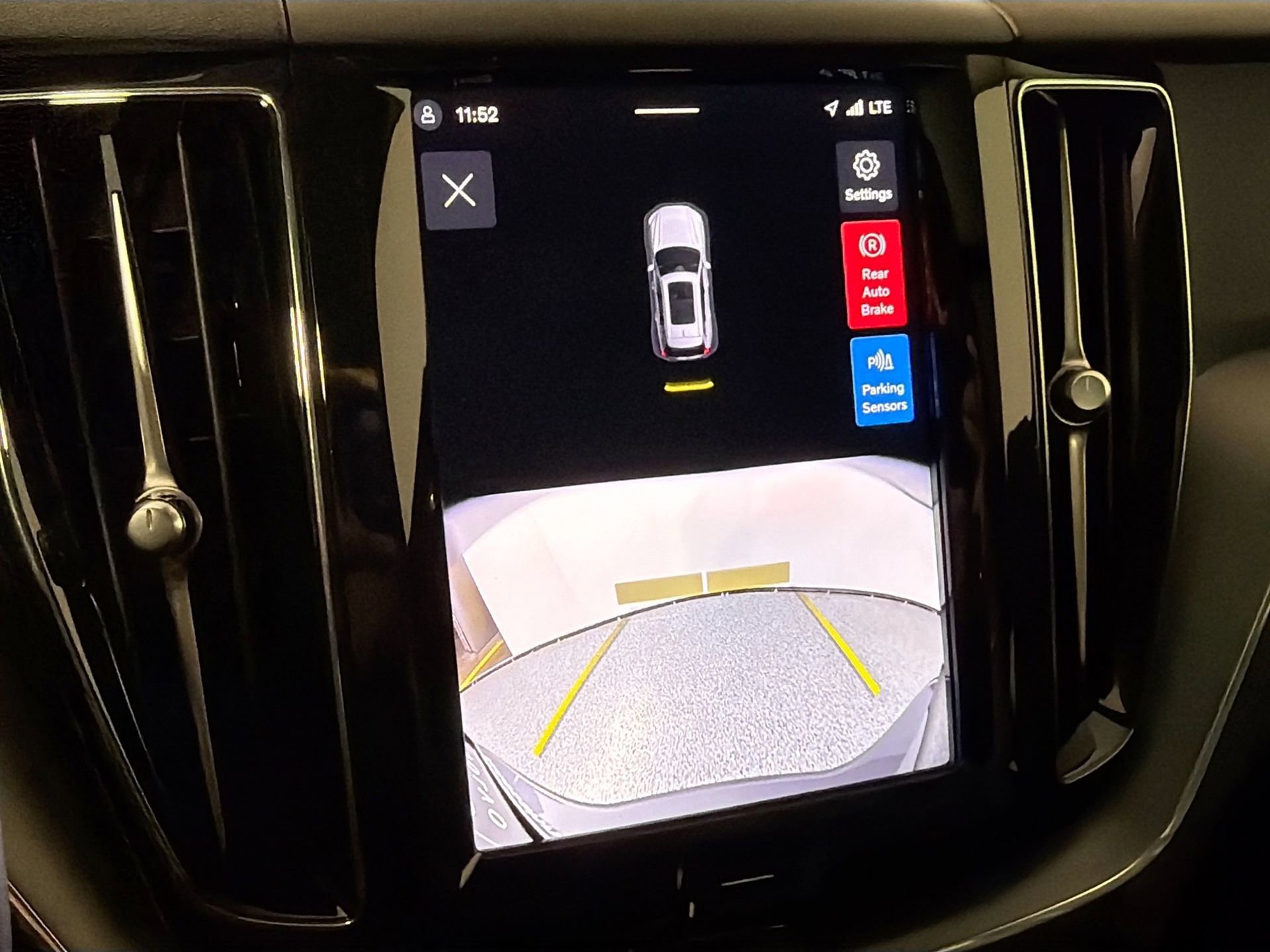 Certified 2024 Volvo XC60 B5 Core w/ Climate Package AWD/4WD image 15