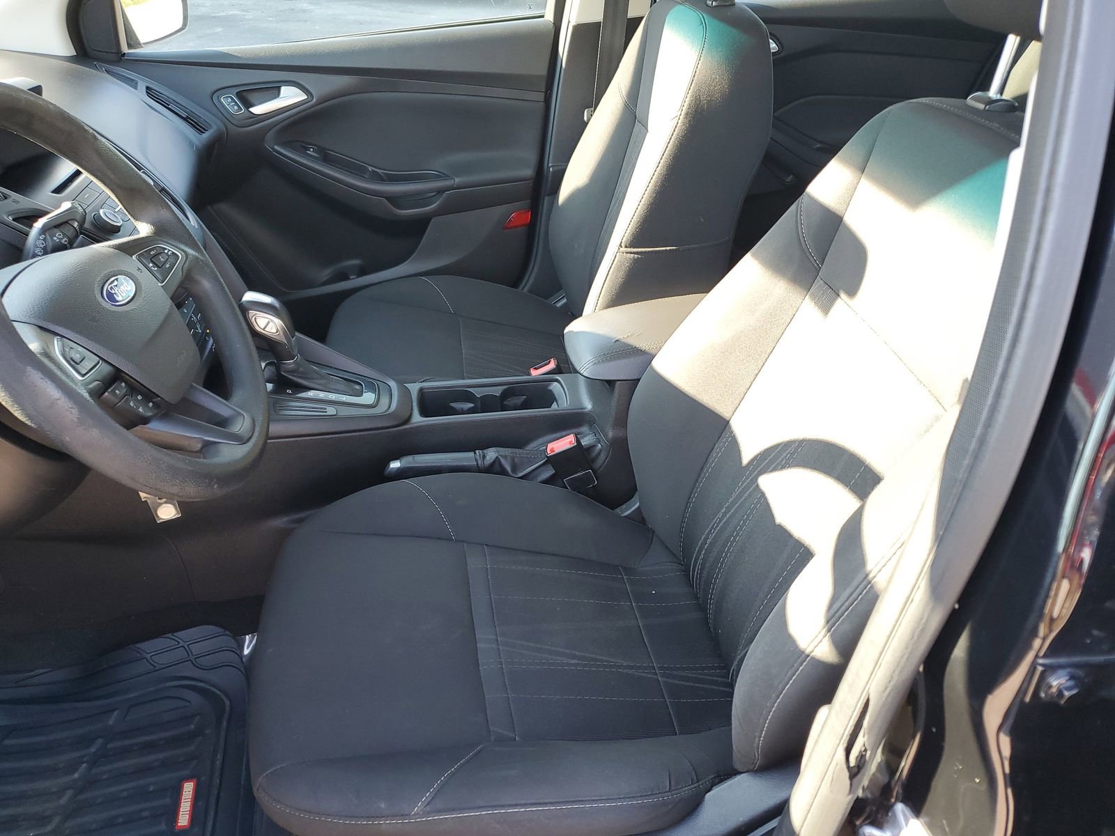 Used 2016 Ford Focus SE image 18