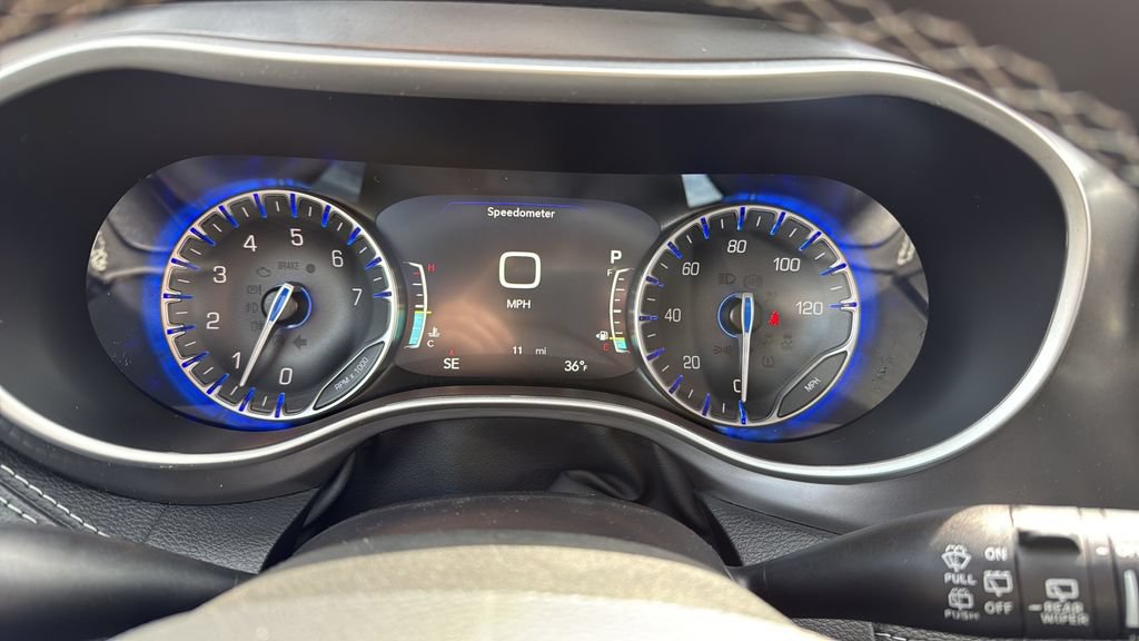 New 2026 Chrysler Pacifica Select AWD/4WD image 30