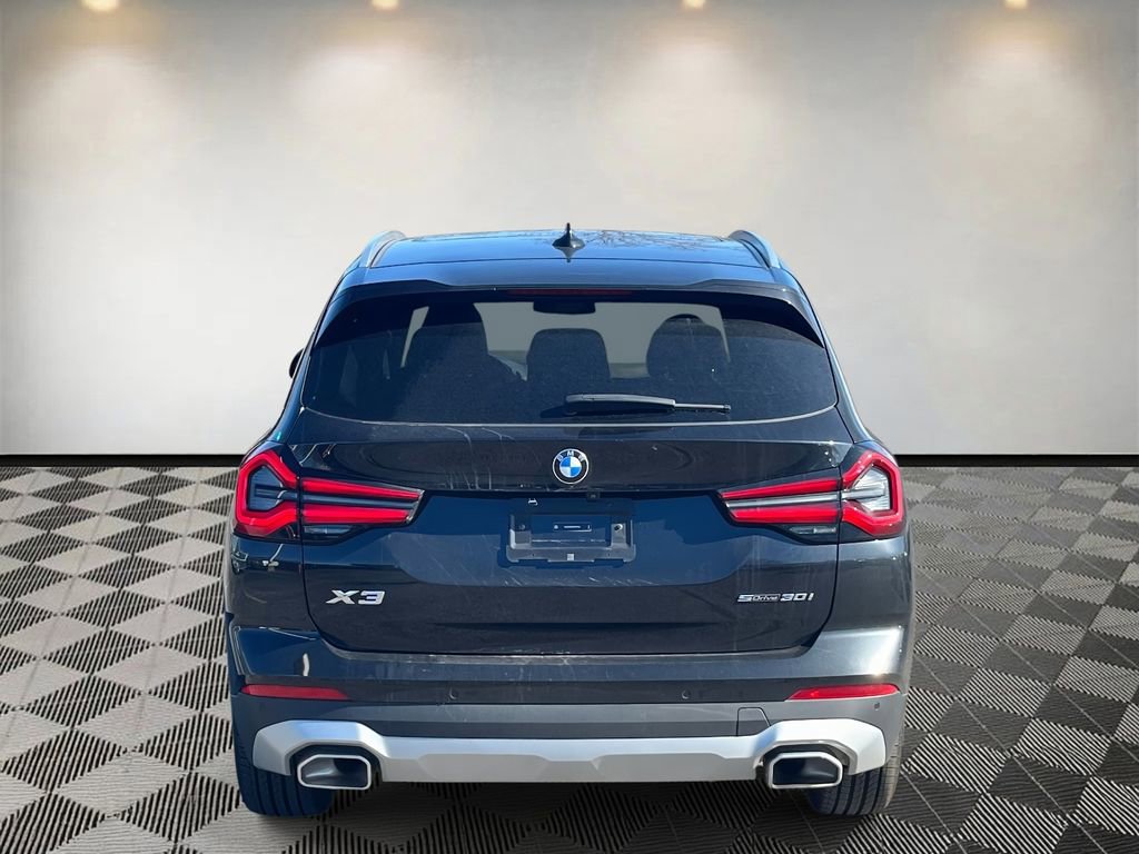 Used 2024 BMW X3 sDrive30i w/ Premium Package image 4