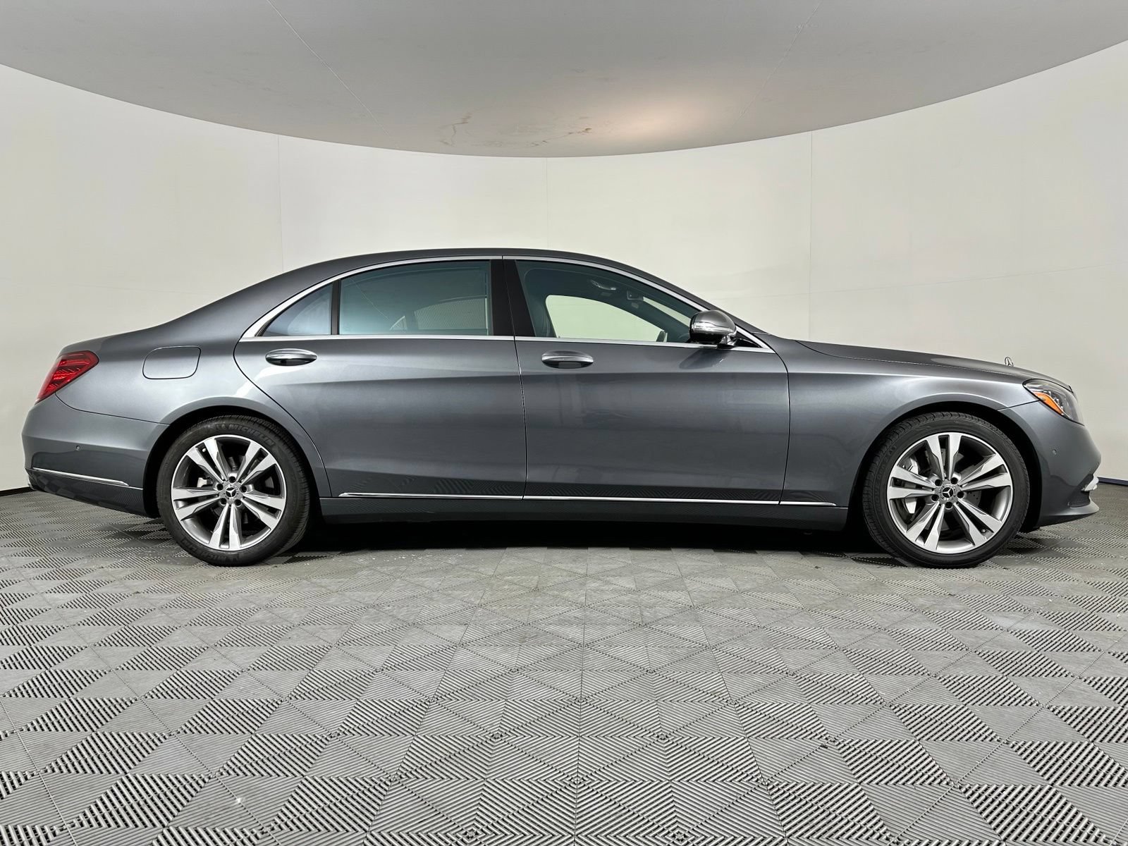 Used 2018 Mercedes-Benz S 450 Sedan image 33