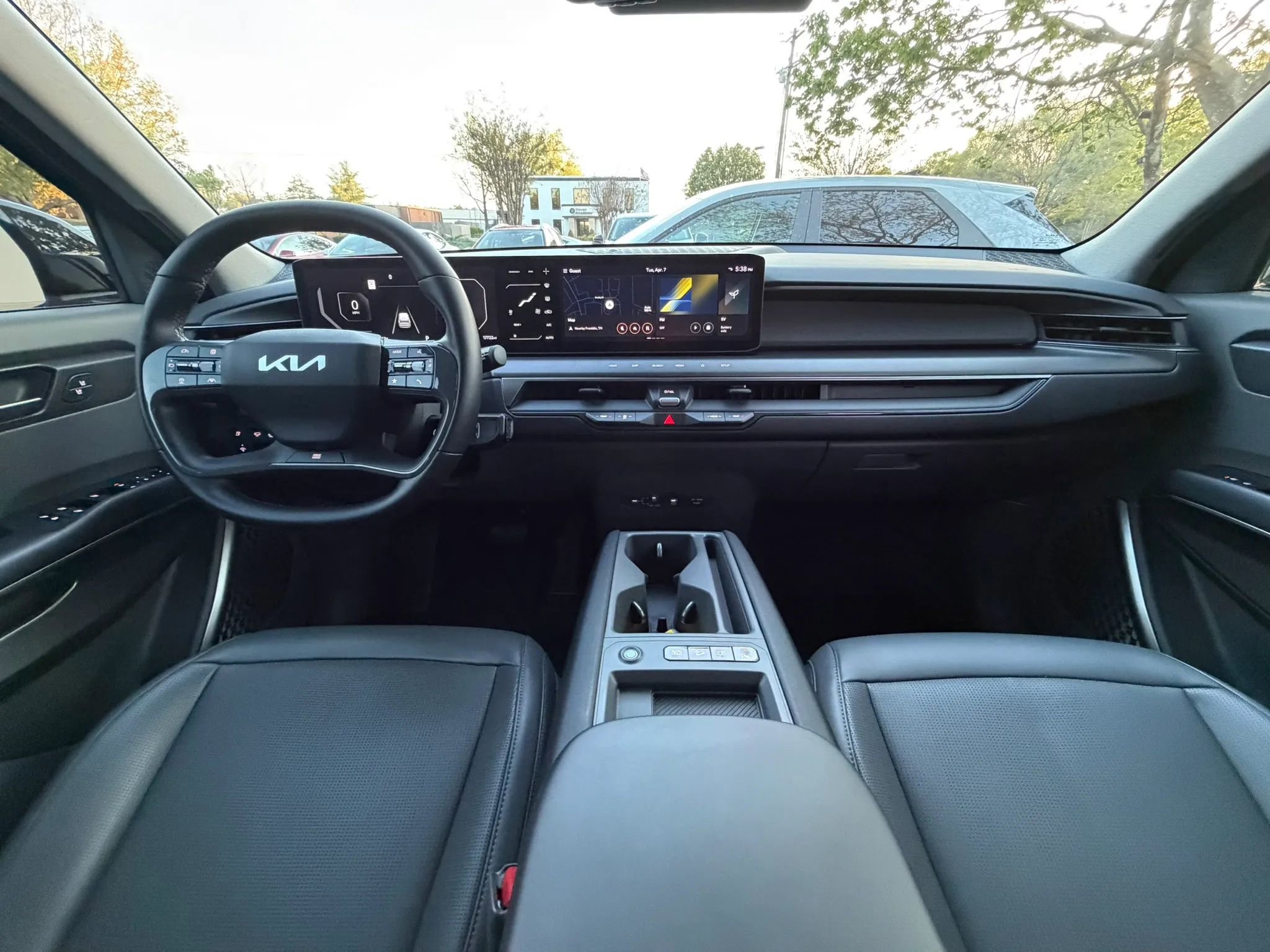 Used 2024 Kia EV9 Light Long Range image 2