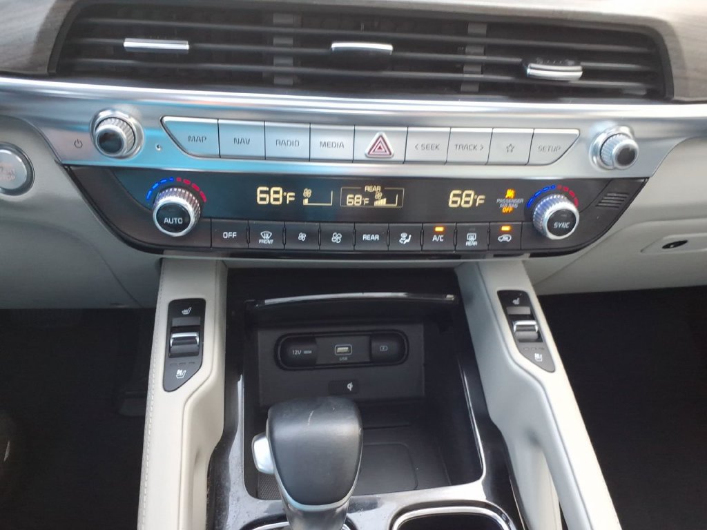 Used 2022 Kia Telluride EX w/ EX Premium Package FWD image 16