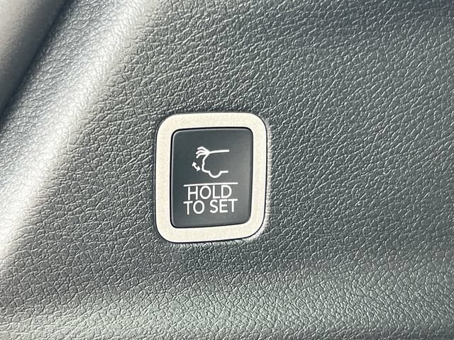New 2027 Chrysler Pacifica Select AWD/4WD image 38