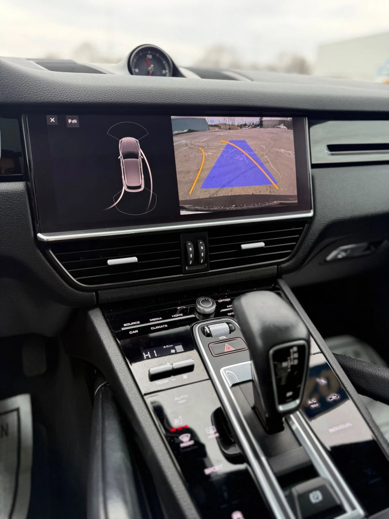 Used 2021 Porsche Cayenne Sport Utility 4D image 39