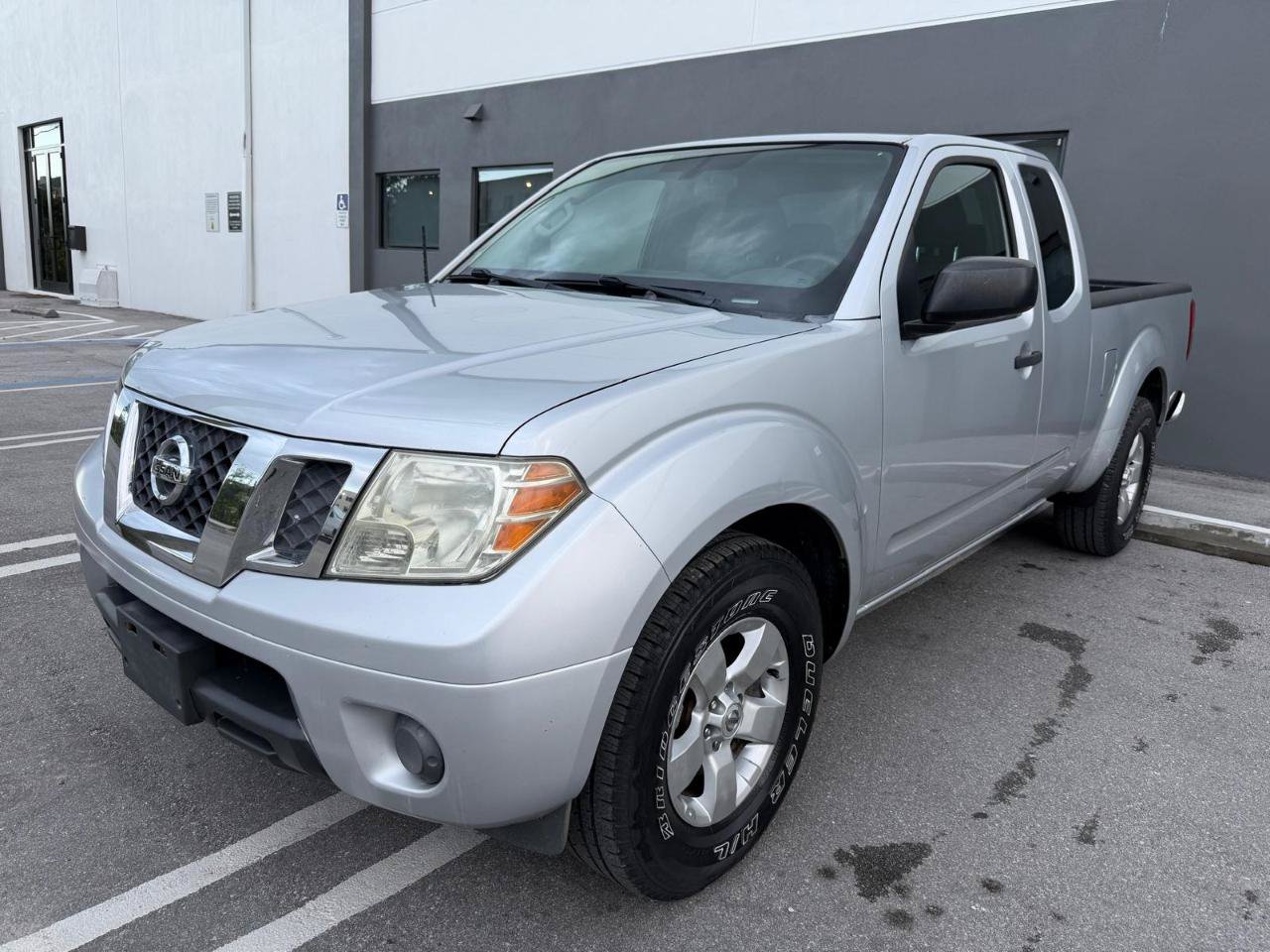 Used 2012 Nissan Frontier SV RWD image 7