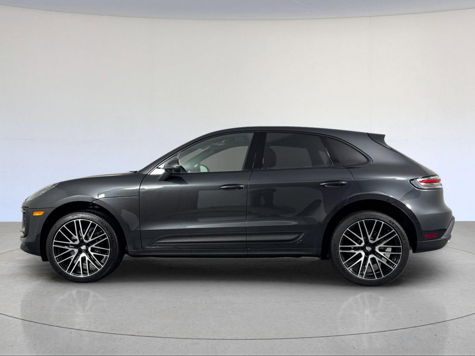 Certified 2025 Porsche Macan AWD/4WD video 2