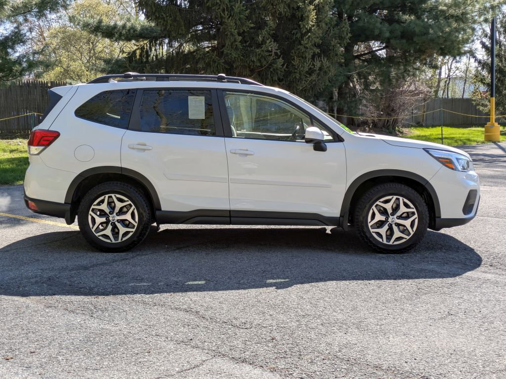 Used 2019 Subaru Forester Premium w/ All-Weather Package AWD/4WD image 8