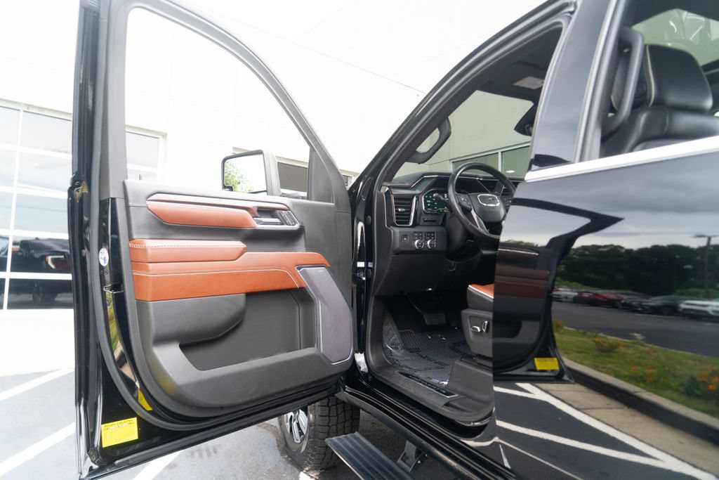 Used 2024 GMC Sierra 3500 Denali Ultimate AWD/4WD image 25
