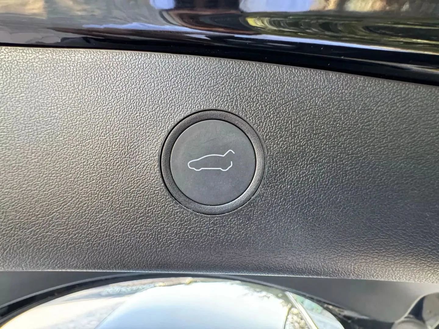 Used 2023 Tesla Model 3 Standard Range image 24