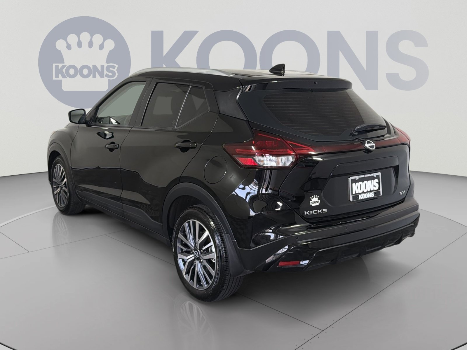 Used 2024 Nissan Kicks SV FWD image 4