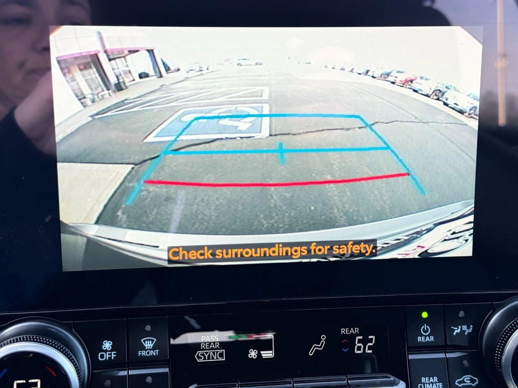 Certified 2025 Toyota Highlander XLE image 22