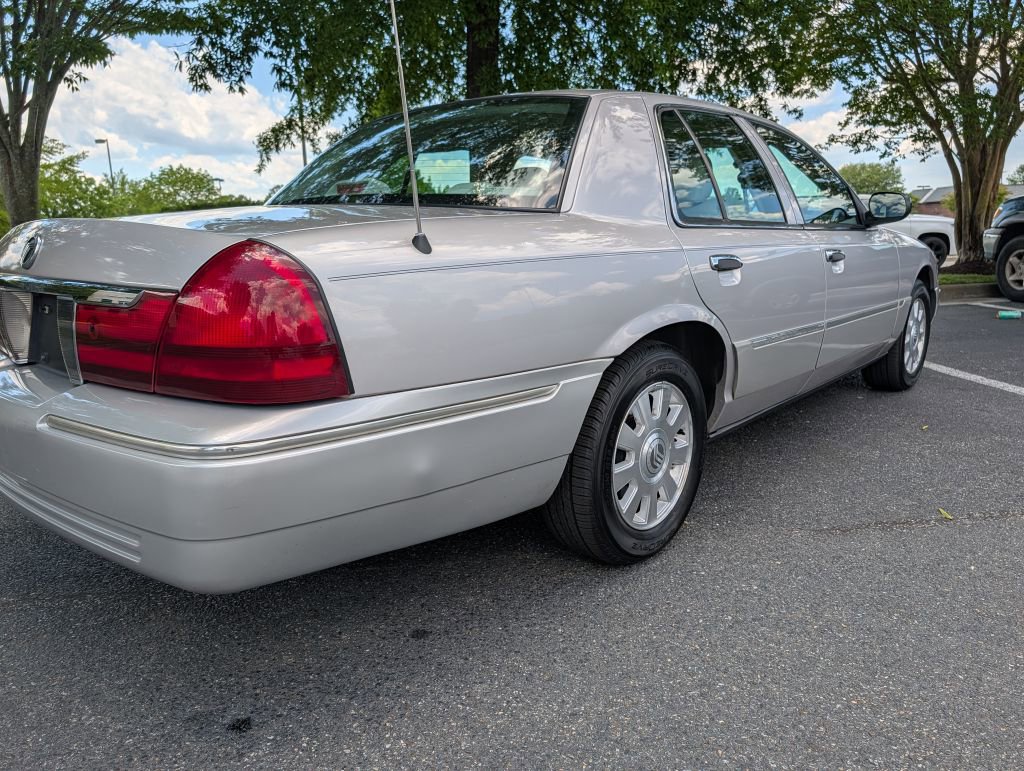 Used 2005 Mercury Grand Marquis LS RWD image 6