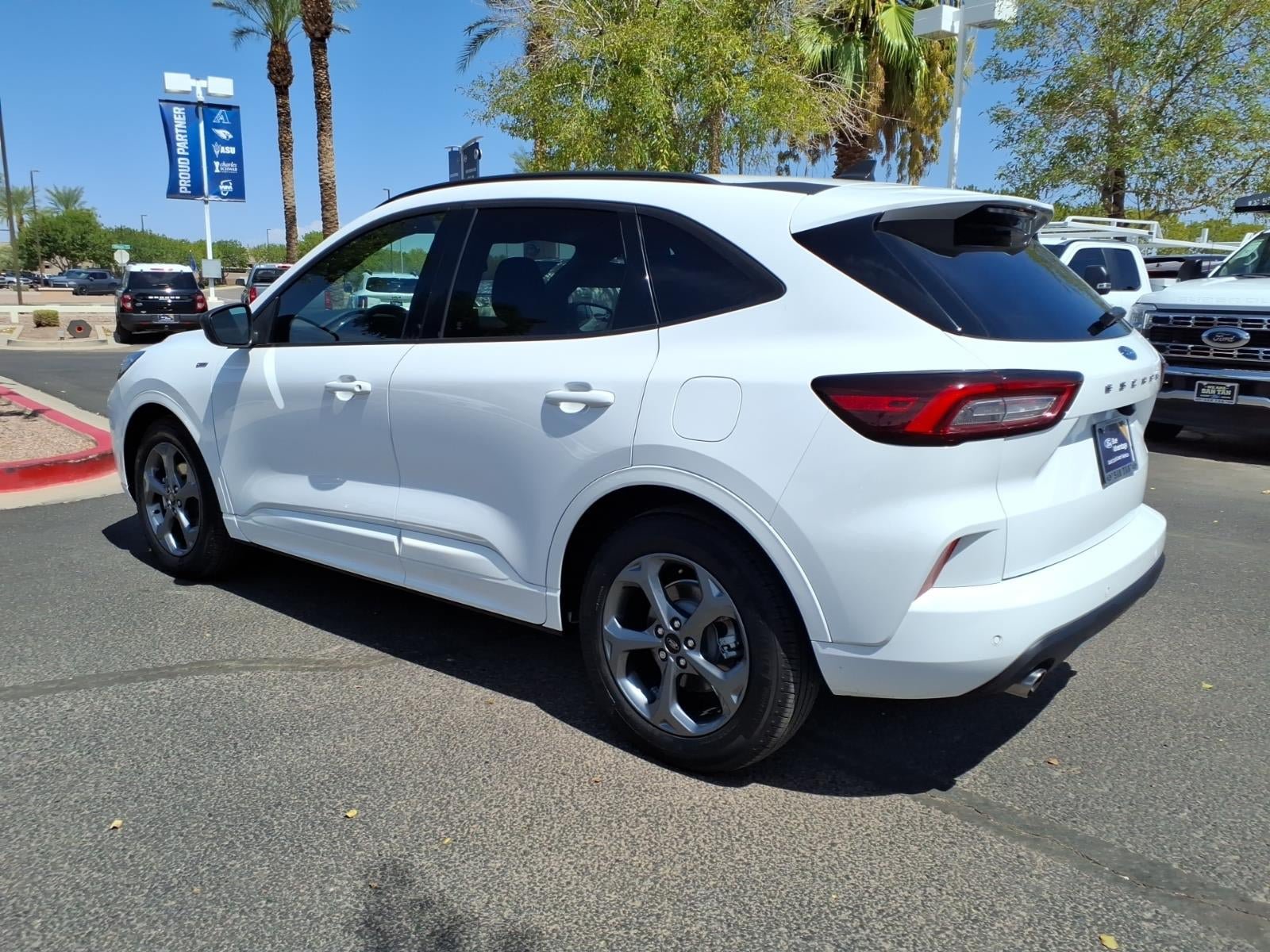 Certified 2023 Ford Escape ST-Line w/ Tech Pack #1 FWD image 6