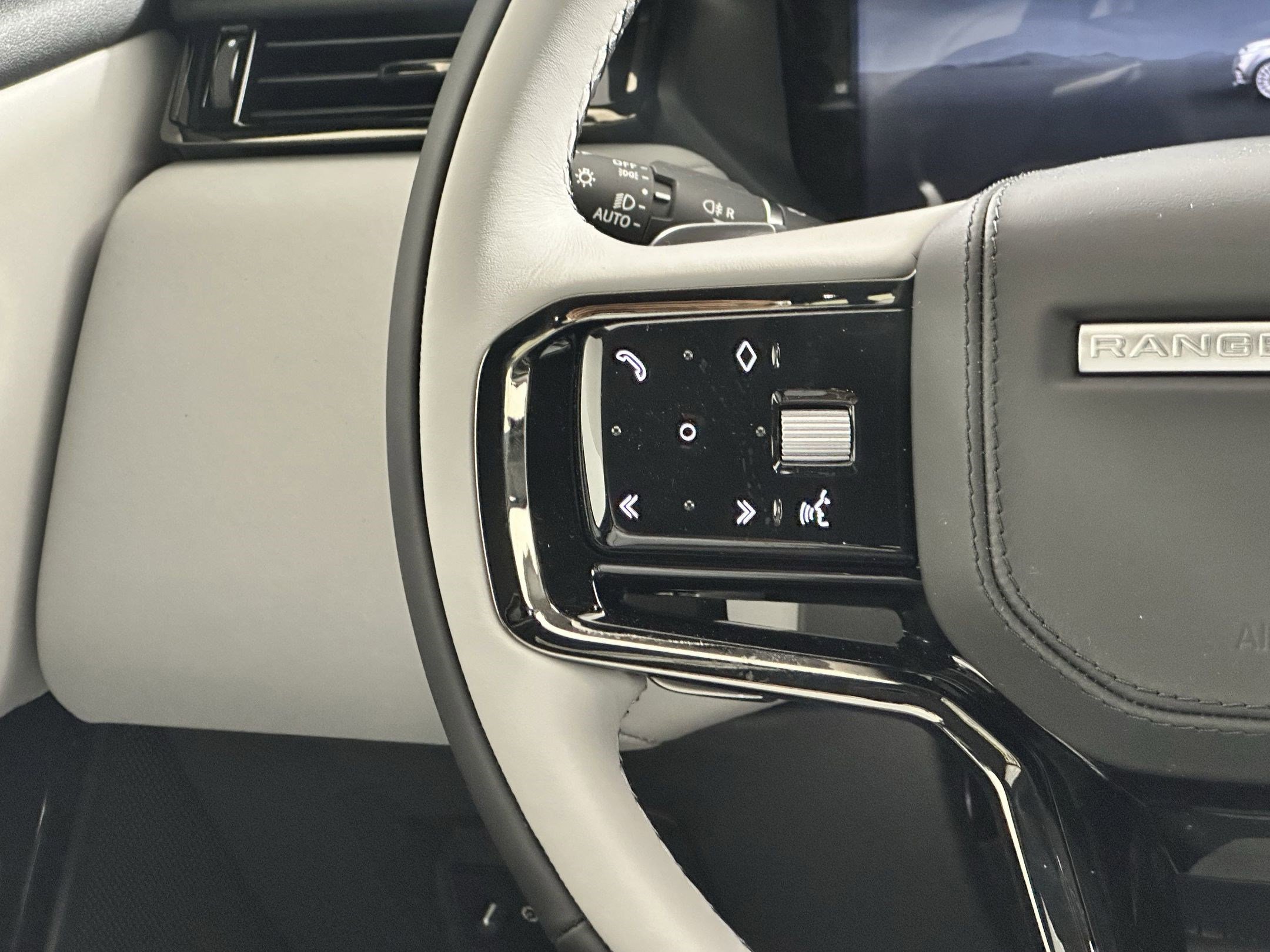 New 2026 Land Rover Range Rover Velar S image 16