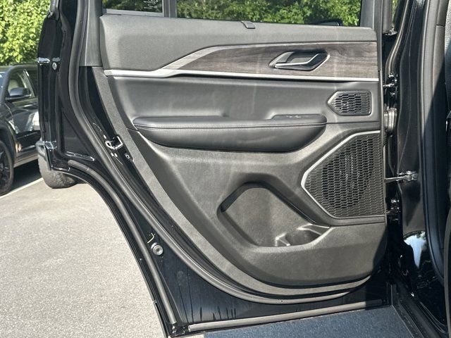 New 2025 Jeep Grand Cherokee Limited w/ Luxury Tech Group II image 20