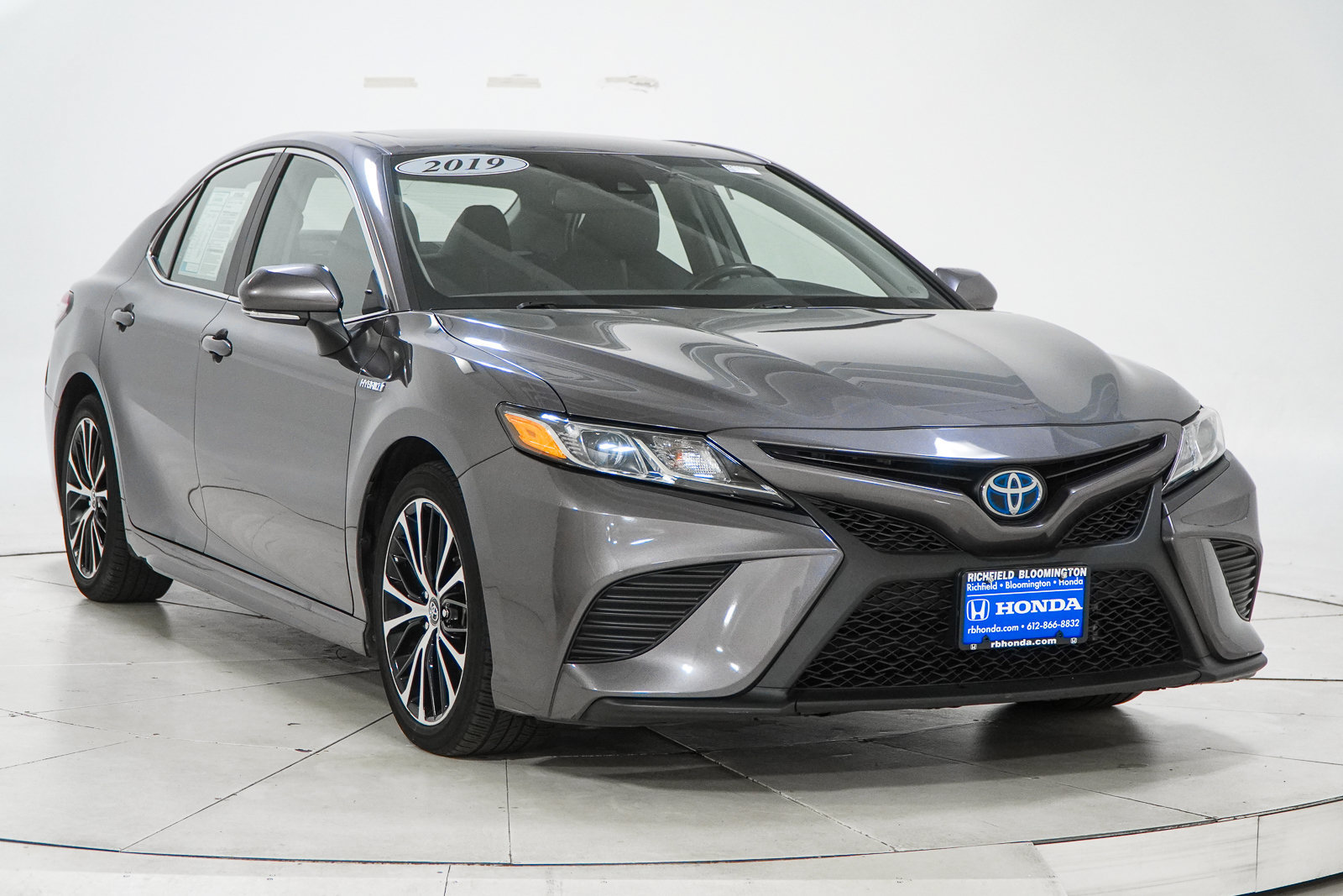 Used 2019 Toyota Camry SE w/ Audio Package FWD image 15